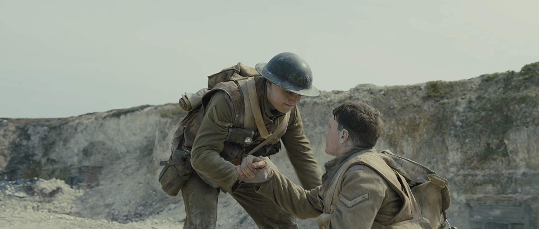 Dean-Charles Chapman and George MacKay in 1917 directed by Sam Mendes.